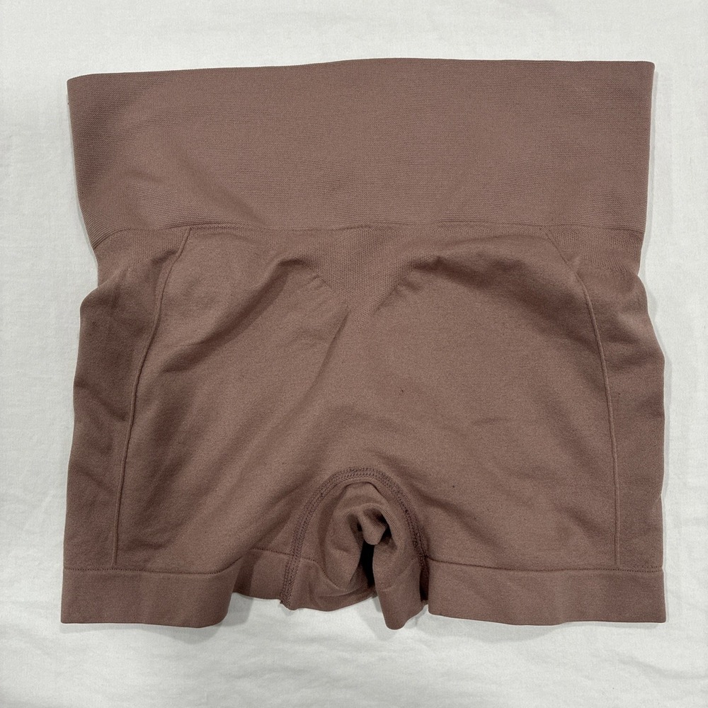 Juicy Couture Shapewear Womens Large Mauve Seamless Shaping Biker Shorts - Picture 5 of 7